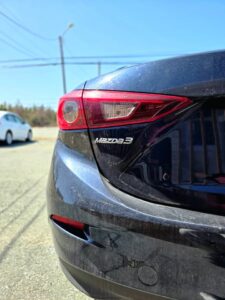 2014_Mazda_3_GX_05