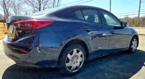 2014_Mazda_3_GX_08