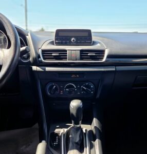 2014_Mazda_3_GX_15