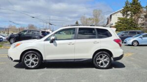 2015_Subaru_Forester_I_Limited_Sunroof_02