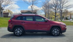 2016_Jeep_Cherokee_Sports_07