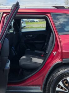 2016_Jeep_Cherokee_Sports_13