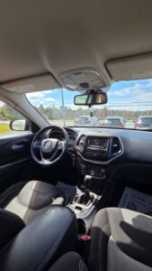 2016_Jeep_Cherokee_Sports_15