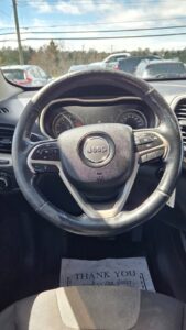 2016_Jeep_Cherokee_Sports_16