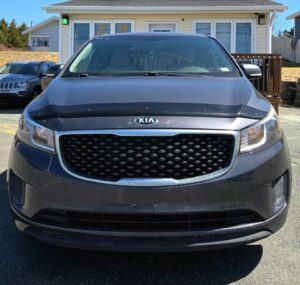 2016_Kia_Sedona_LX_02