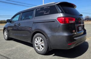 2016_Kia_Sedona_LX_05