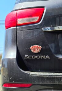 2016_Kia_Sedona_LX_06