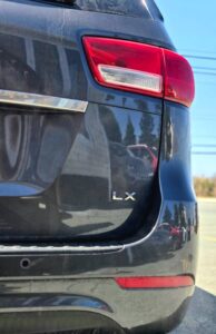 2016_Kia_Sedona_LX_07