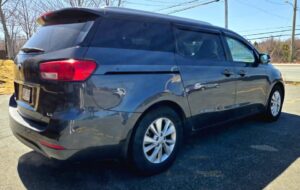 2016_Kia_Sedona_LX_08