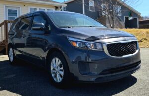 2016_Kia_Sedona_LX_10