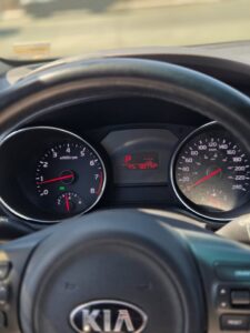 2016_Kia_Sedona_LX_13