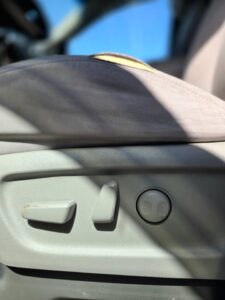 2016_Kia_Sedona_LX_17