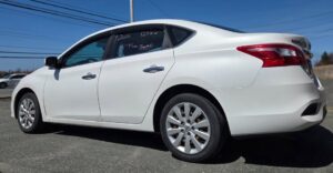 2016_Nissan_Sentra_05