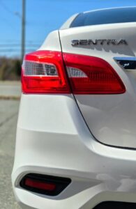 2016_Nissan_Sentra_06