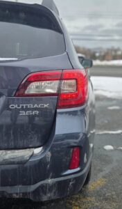 2016_Subaru_Outback_V6_06