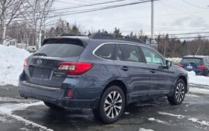 2016_Subaru_Outback_V6_07