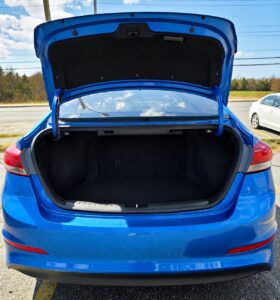 2017_Hyundai_Elantra_SE_19