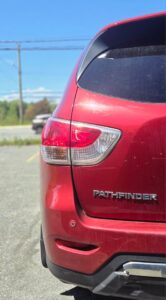 2015_Nissan_Pathfinder_4WD_05