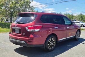 2015_Nissan_Pathfinder_4WD_08