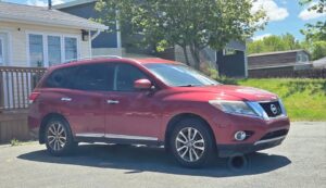 2015_Nissan_Pathfinder_4WD_10