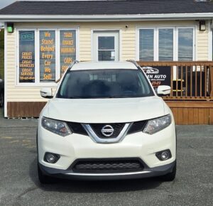 2016_Nissan_Rogue_02
