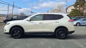 2016_Nissan_Rogue_03