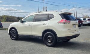 2016_Nissan_Rogue_04