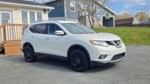 2016_Nissan_Rogue_10