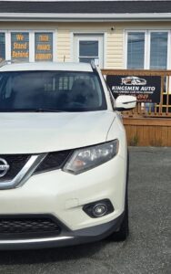 2016_Nissan_Rogue_12
