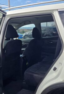 2016_Nissan_Rogue_13