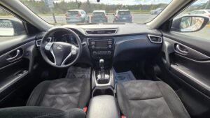 2016_Nissan_Rogue_14