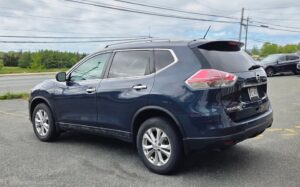 2016_Nissan_Rogue_SV-AWD_03
