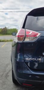 2016_Nissan_Rogue_SV-AWD_04