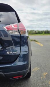 2016_Nissan_Rogue_SV-AWD_05