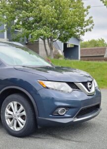 2016_Nissan_Rogue_SV-AWD_09