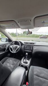 2016_Nissan_Rogue_SV-AWD_15
