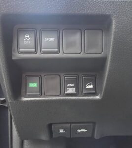 2016_Nissan_Rogue_SV-AWD_18