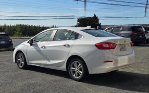 2017_Chevrolet_Cruze_LT_Cylinder_03