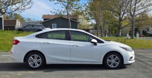 2017_Chevrolet_Cruze_LT_Cylinder_07