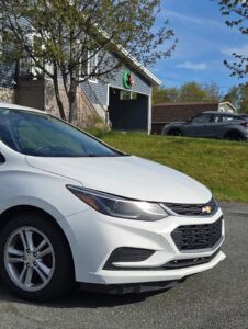 2017_Chevrolet_Cruze_LT_Cylinder_09