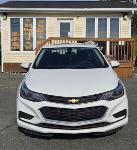 2017_Chevrolet_Cruze_LT_Cylinder_11