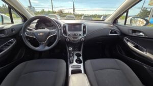 2017_Chevrolet_Cruze_LT_Cylinder_13