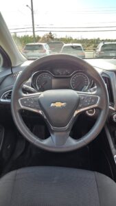 2017_Chevrolet_Cruze_LT_Cylinder_17