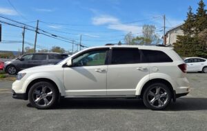 2017_Dodge_Journey_Crossroad_7-Passenger_AWD_02