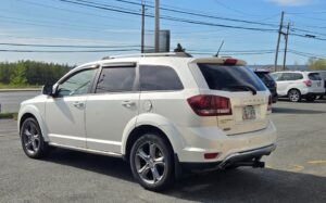 2017_Dodge_Journey_Crossroad_7-Passenger_AWD_03