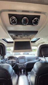 2017_Dodge_Journey_Crossroad_7-Passenger_AWD_16