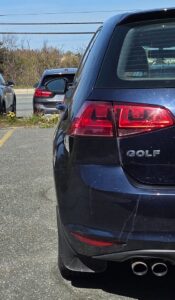 2017_Volkswagen_Golf_S_1.8T_4-Door_Auto_04
