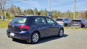 2017_Volkswagen_Golf_S_1.8T_4-Door_Auto_06