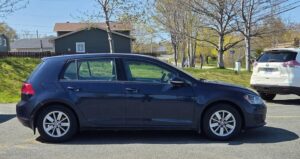 2017_Volkswagen_Golf_S_1.8T_4-Door_Auto_07