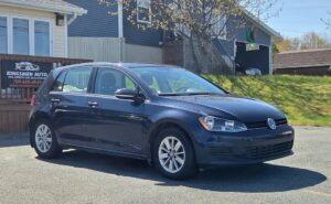 2017_Volkswagen_Golf_S_1.8T_4-Door_Auto_08